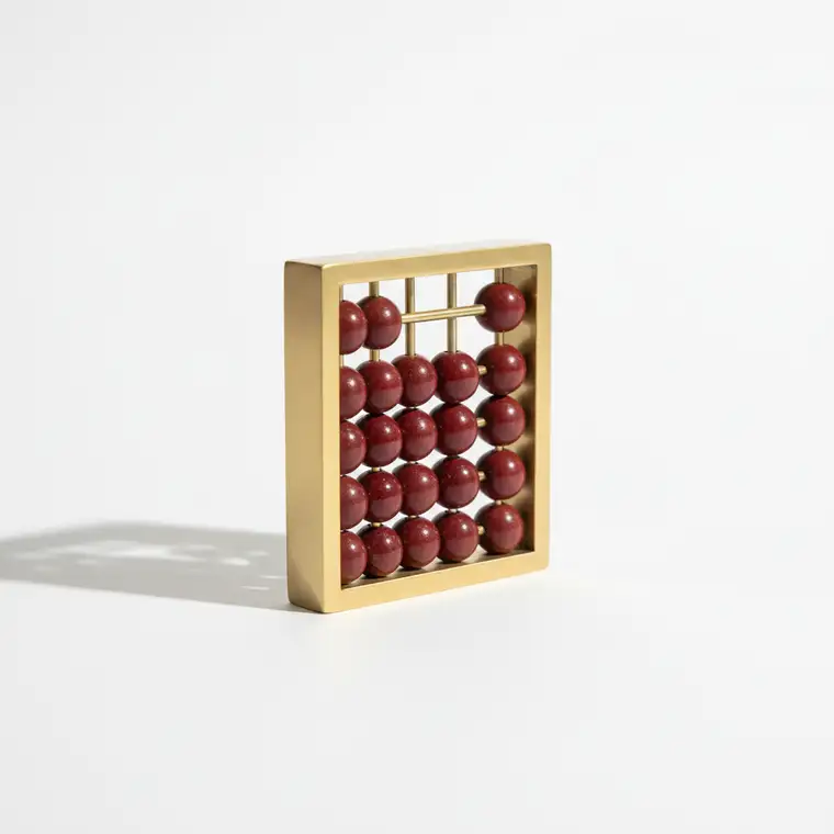 Osoba analizująca RRSO kredytu odnawialnego i gotówkowego na ekranie laptopa, porównuje koszty i elastyczność limitu w koncie